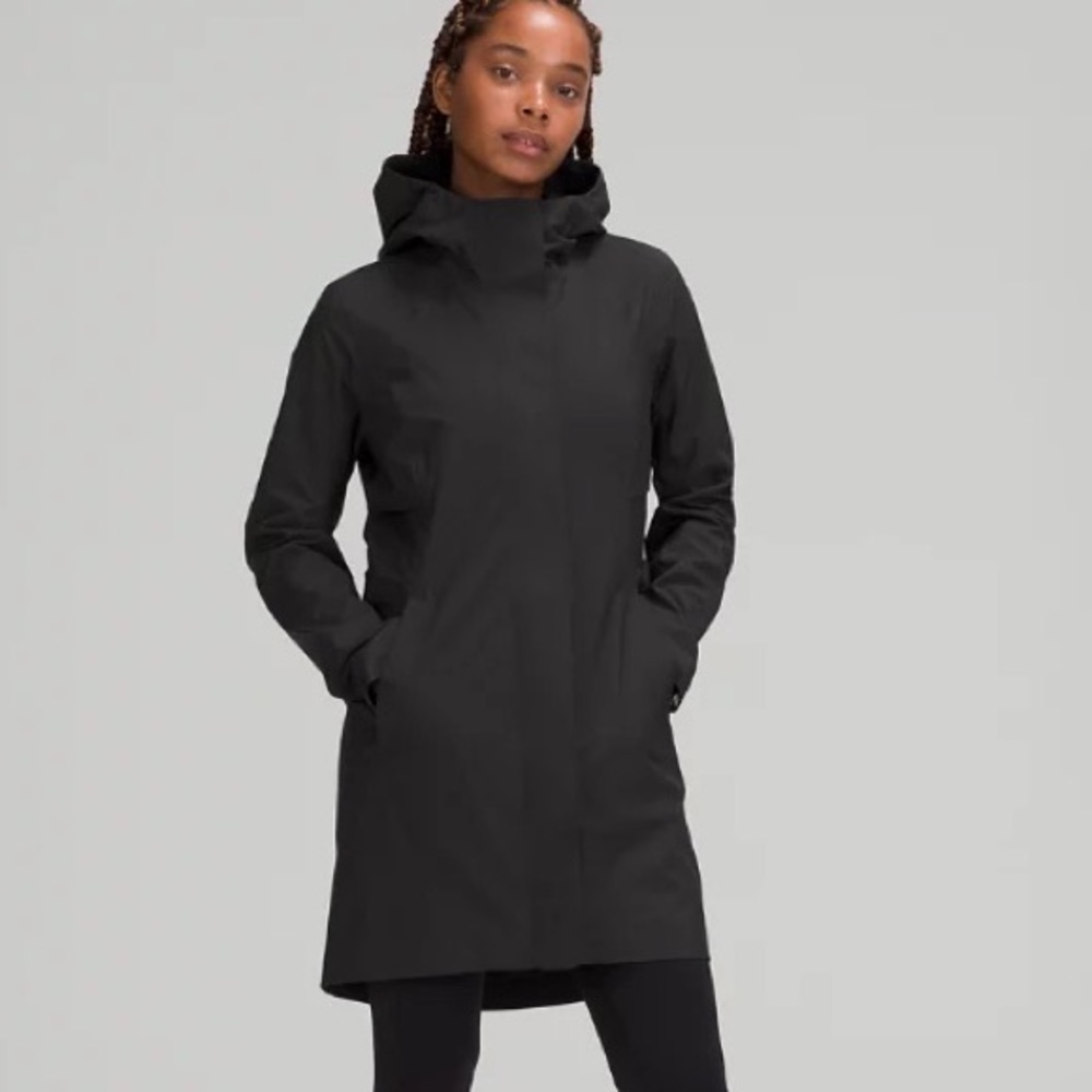 Lululemon Rain Rebel JACKET size 4 Black